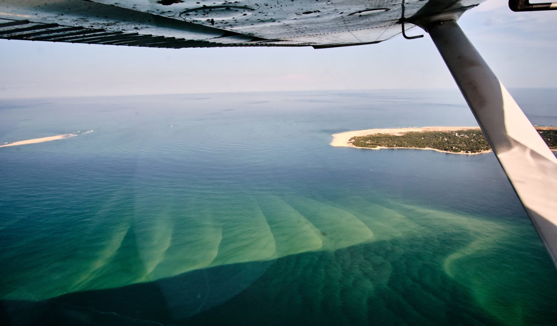 Vue aérienne du Bassin d'Arcachon depuis le poste de pilotage